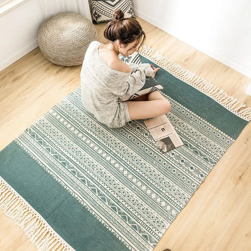 Tasseled Cotton Linen Rug