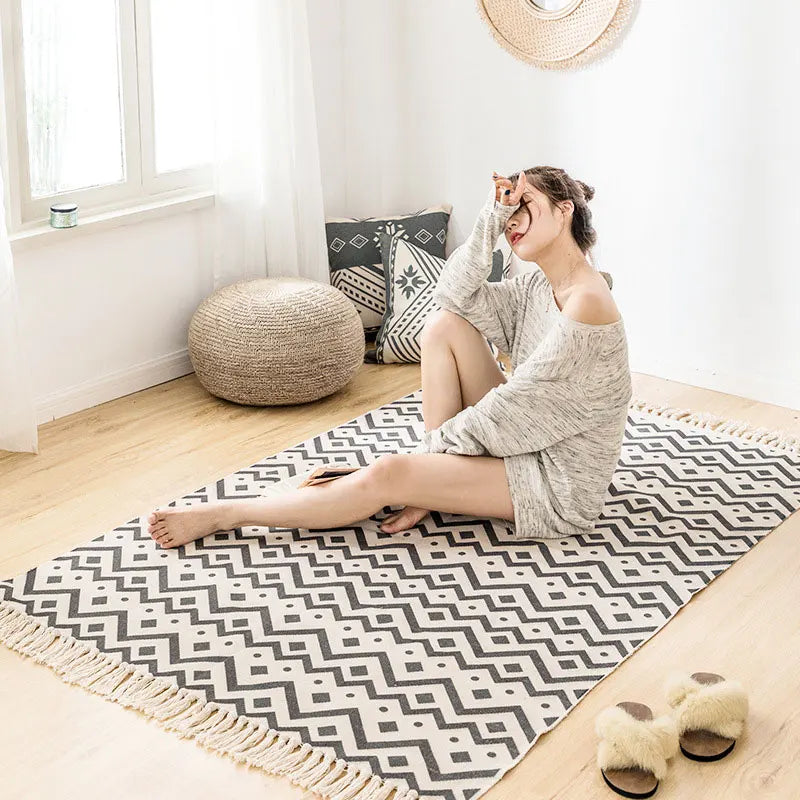 Tasseled Cotton Linen Rug