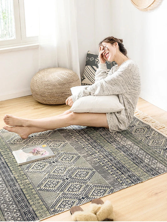 Tasseled Cotton Linen Rug