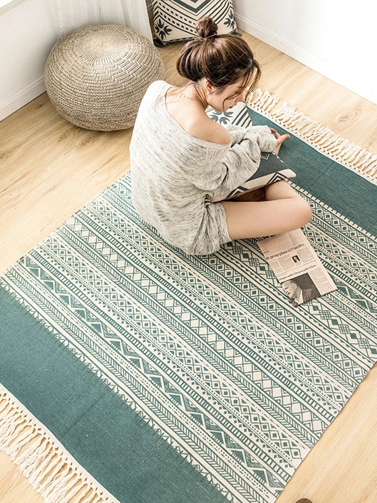 Tasseled Cotton Linen Rug